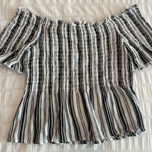 Kendal and kylie, black and white- flowy off the shoulder top, Size Small